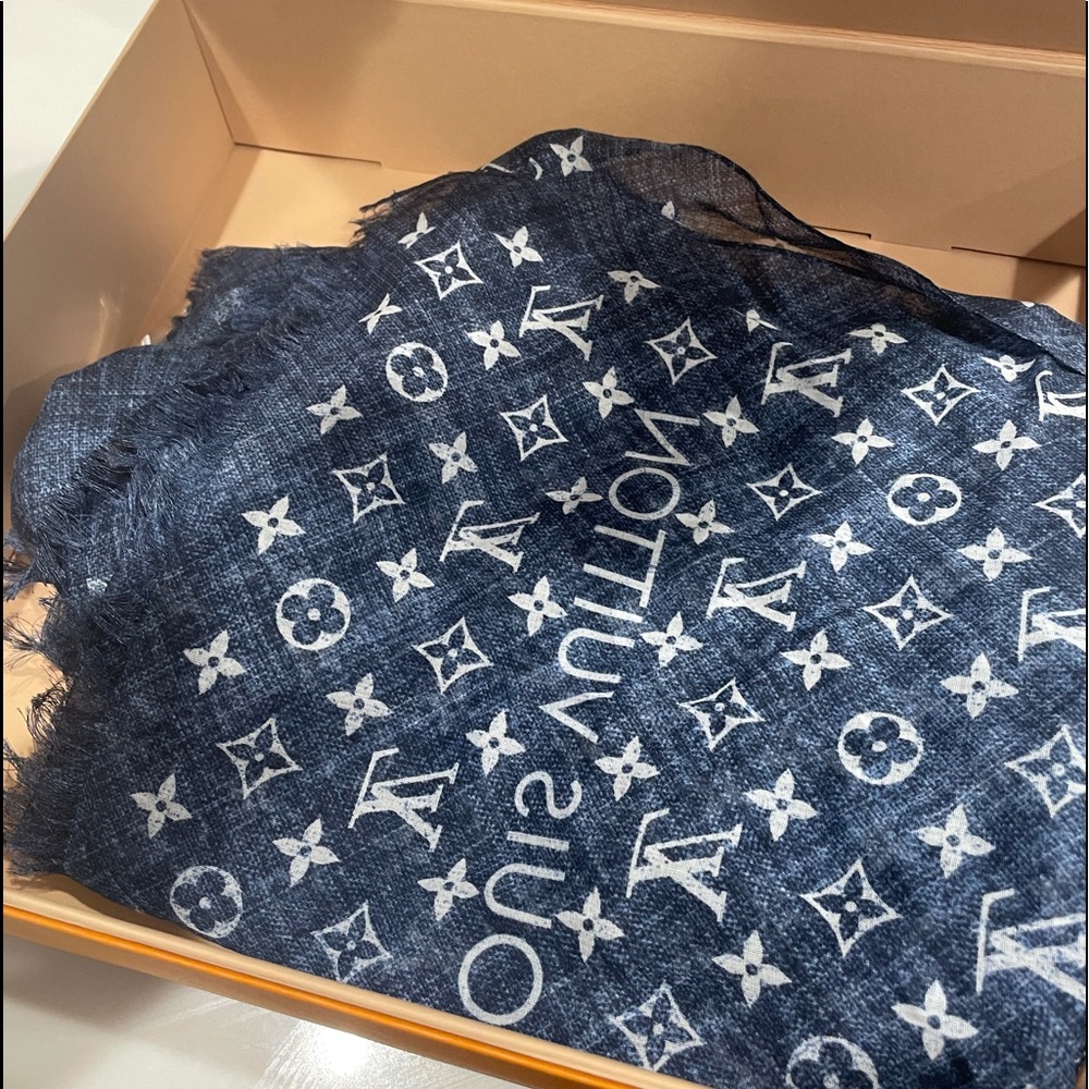 Louis Vuitton Scarf